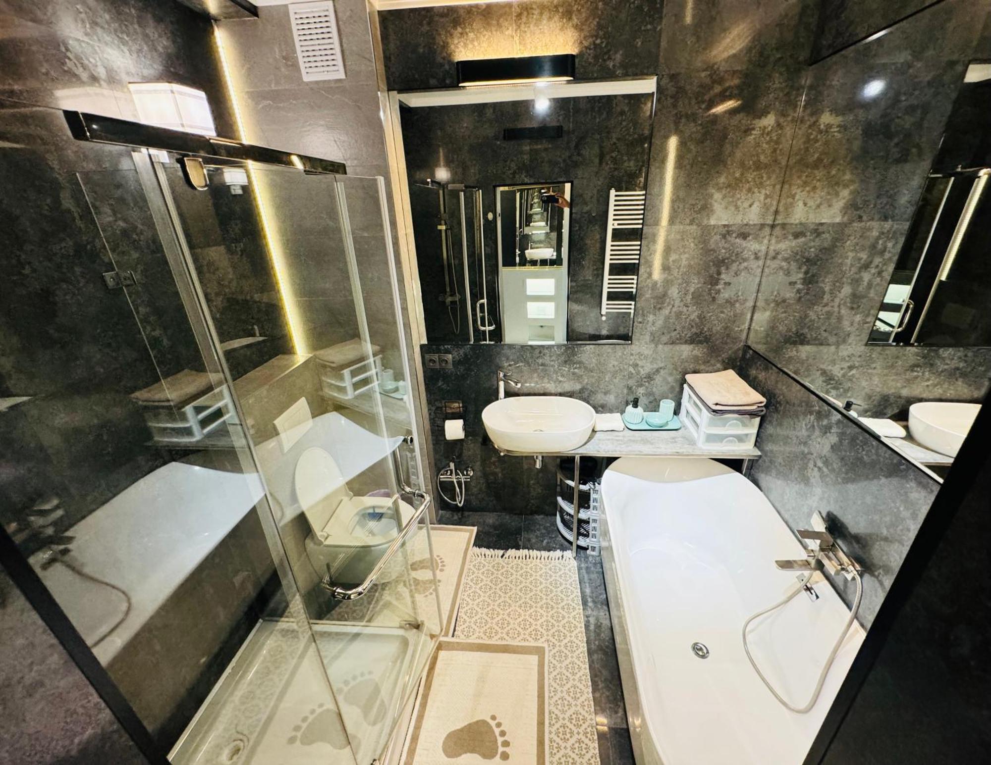 Rentnow Modern Lux Apartment In Centre Chisinau Bagian luar foto