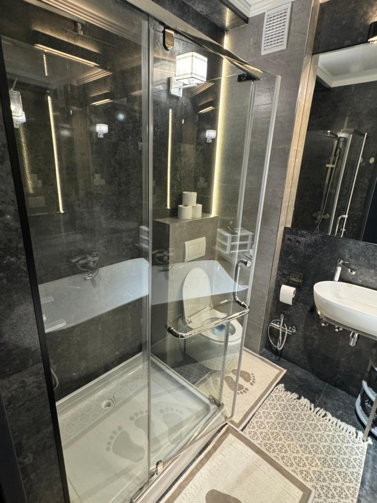 Rentnow Modern Lux Apartment In Centre Chisinau Bagian luar foto