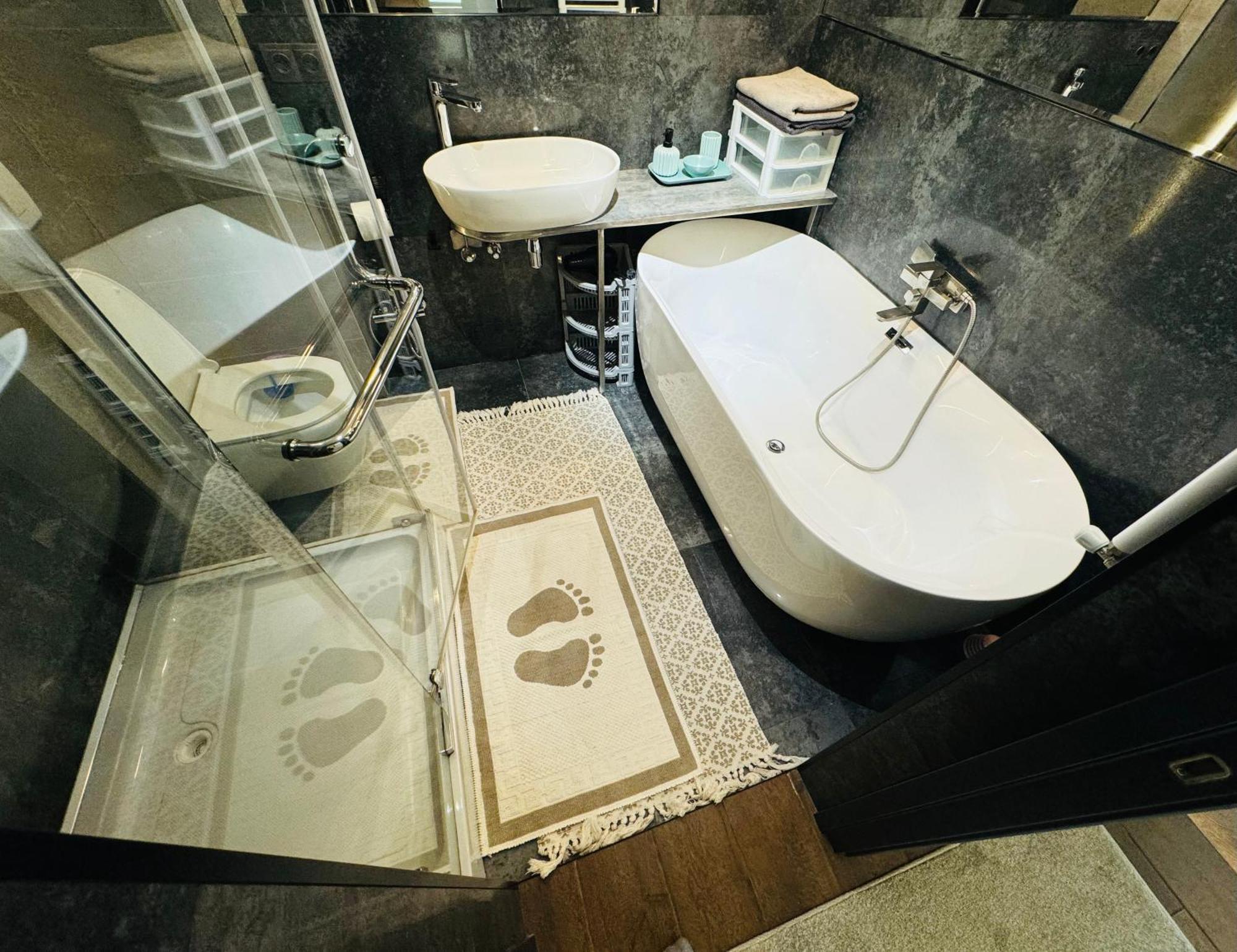 Rentnow Modern Lux Apartment In Centre Chisinau Bagian luar foto